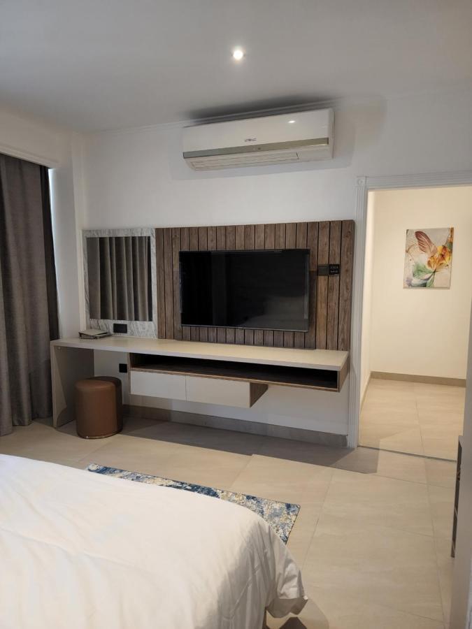 Imperial Suites Hotel Манама Экстерьер фото
