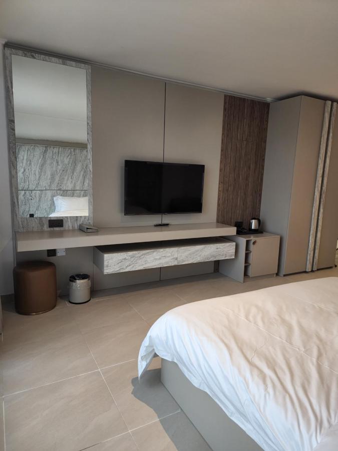 Imperial Suites Hotel Манама Экстерьер фото