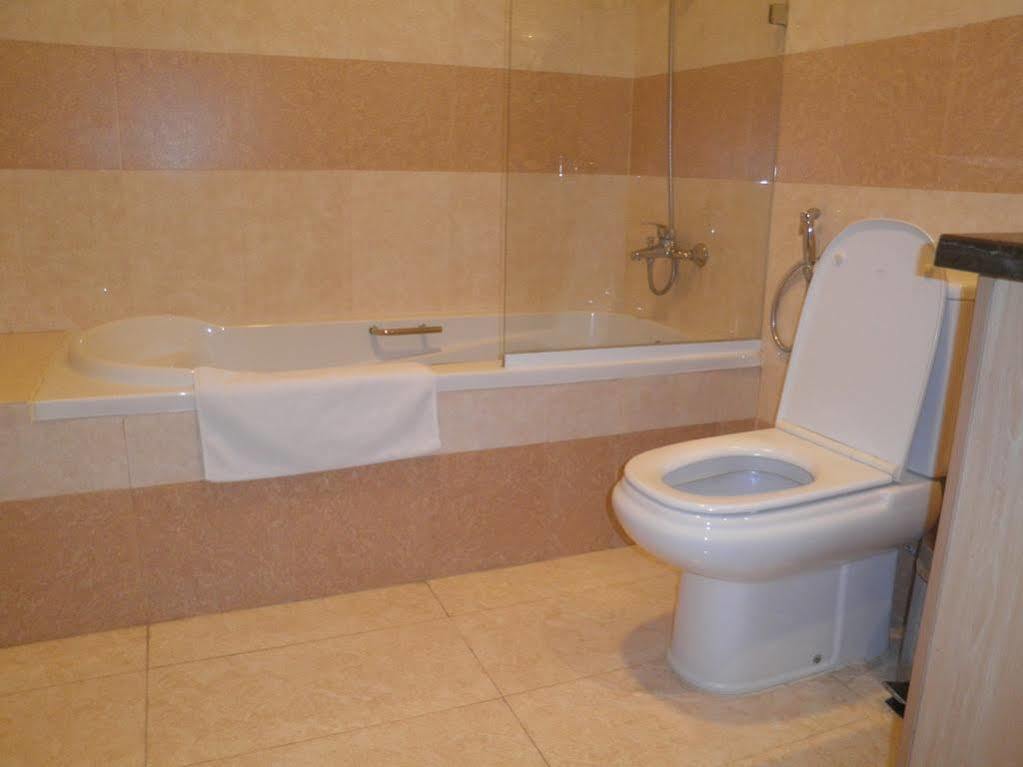 Imperial Suites Hotel Манама Экстерьер фото