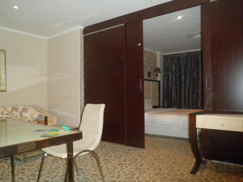 Imperial Suites Hotel Манама Экстерьер фото