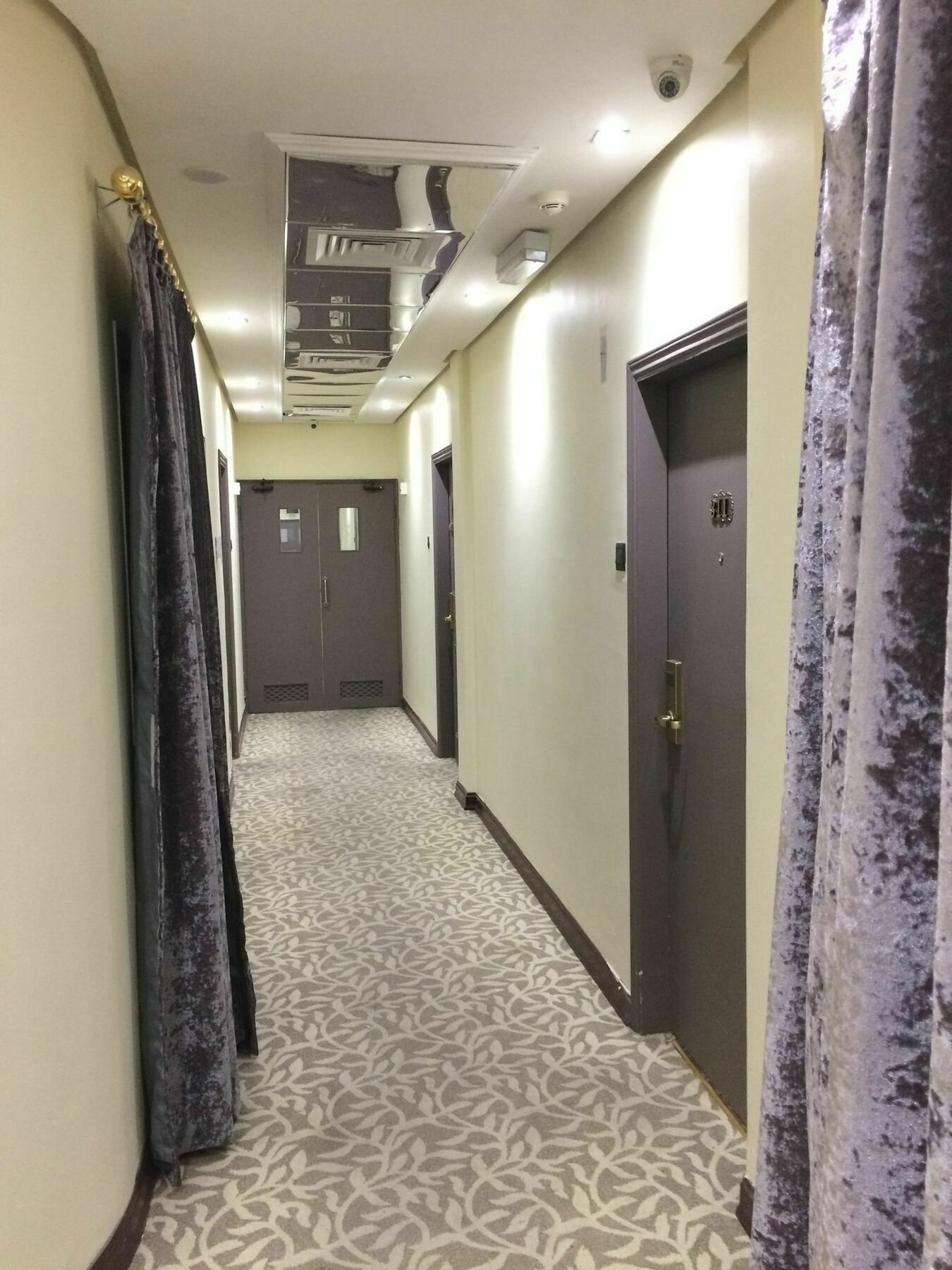 Imperial Suites Hotel Манама Экстерьер фото